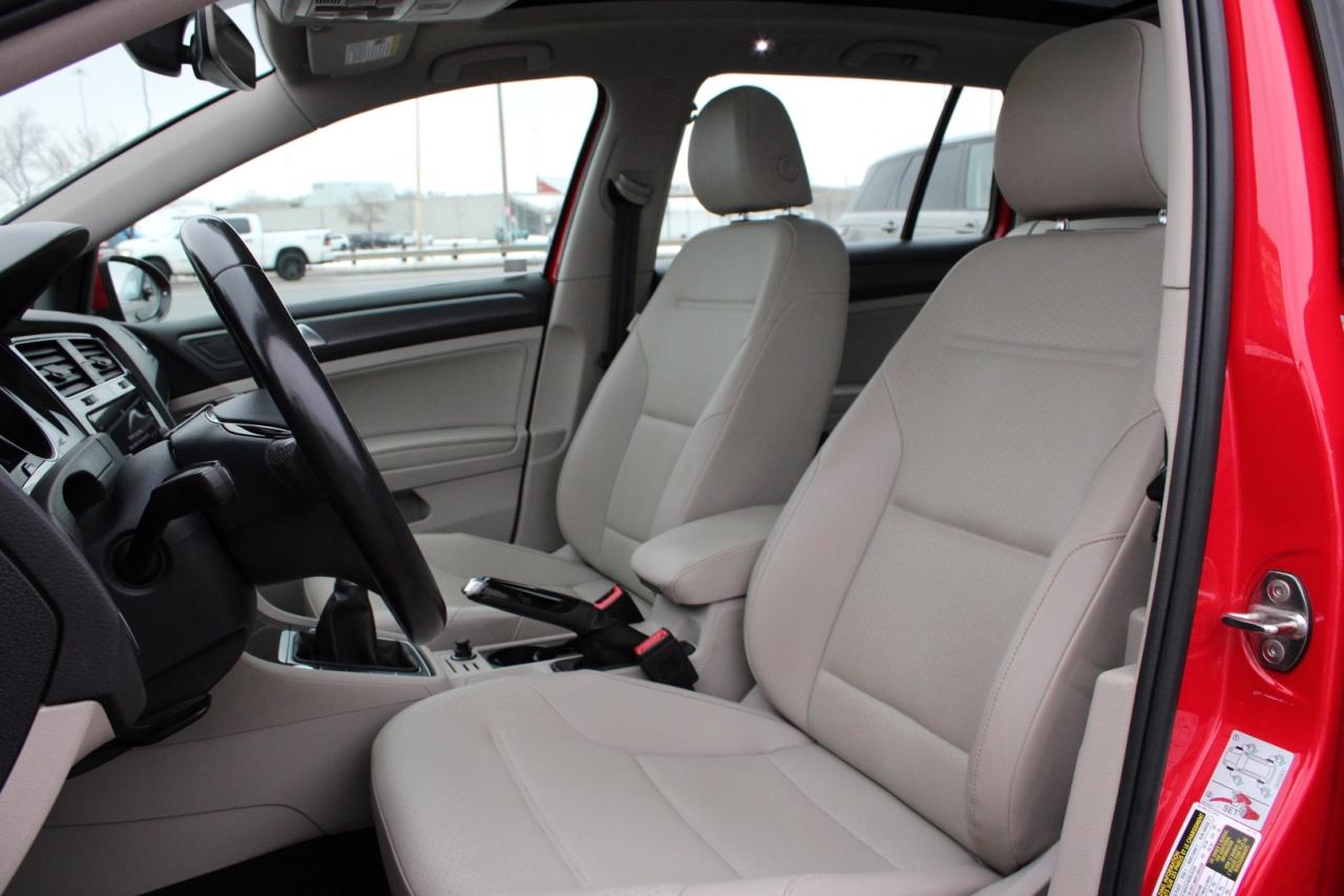 2019 Volkswagen Golf SportWagen Highline 4Motion Manual   AWD   6 Speed Photo