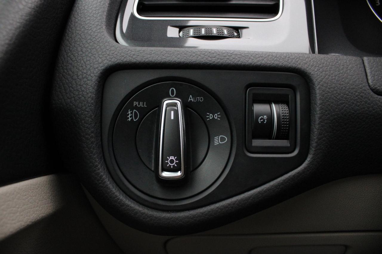 2019 Volkswagen Golf SportWagen Highline 4Motion Manual   AWD   6 Speed Photo