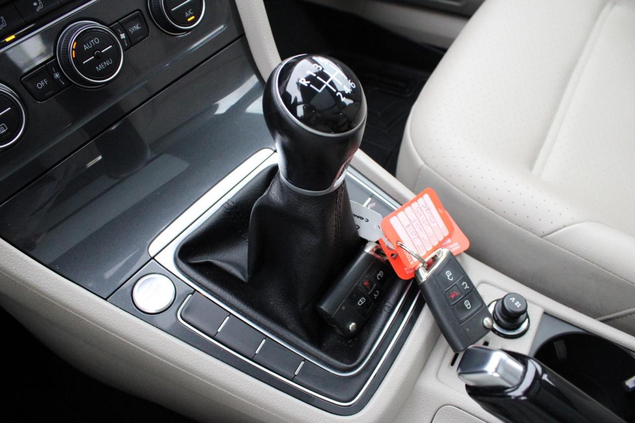 2019 Volkswagen Golf SportWagen Highline 4Motion Manual   AWD   6 Speed Photo