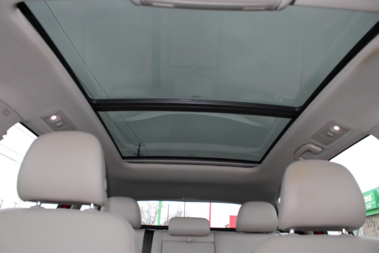 2019 Volkswagen Golf SportWagen Highline 4Motion Manual   AWD   6 Speed Photo