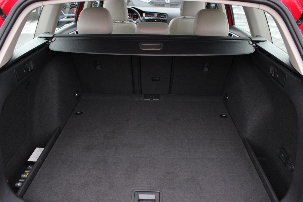 2019 Volkswagen Golf SportWagen Highline 4Motion Manual   AWD   6 Speed Photo