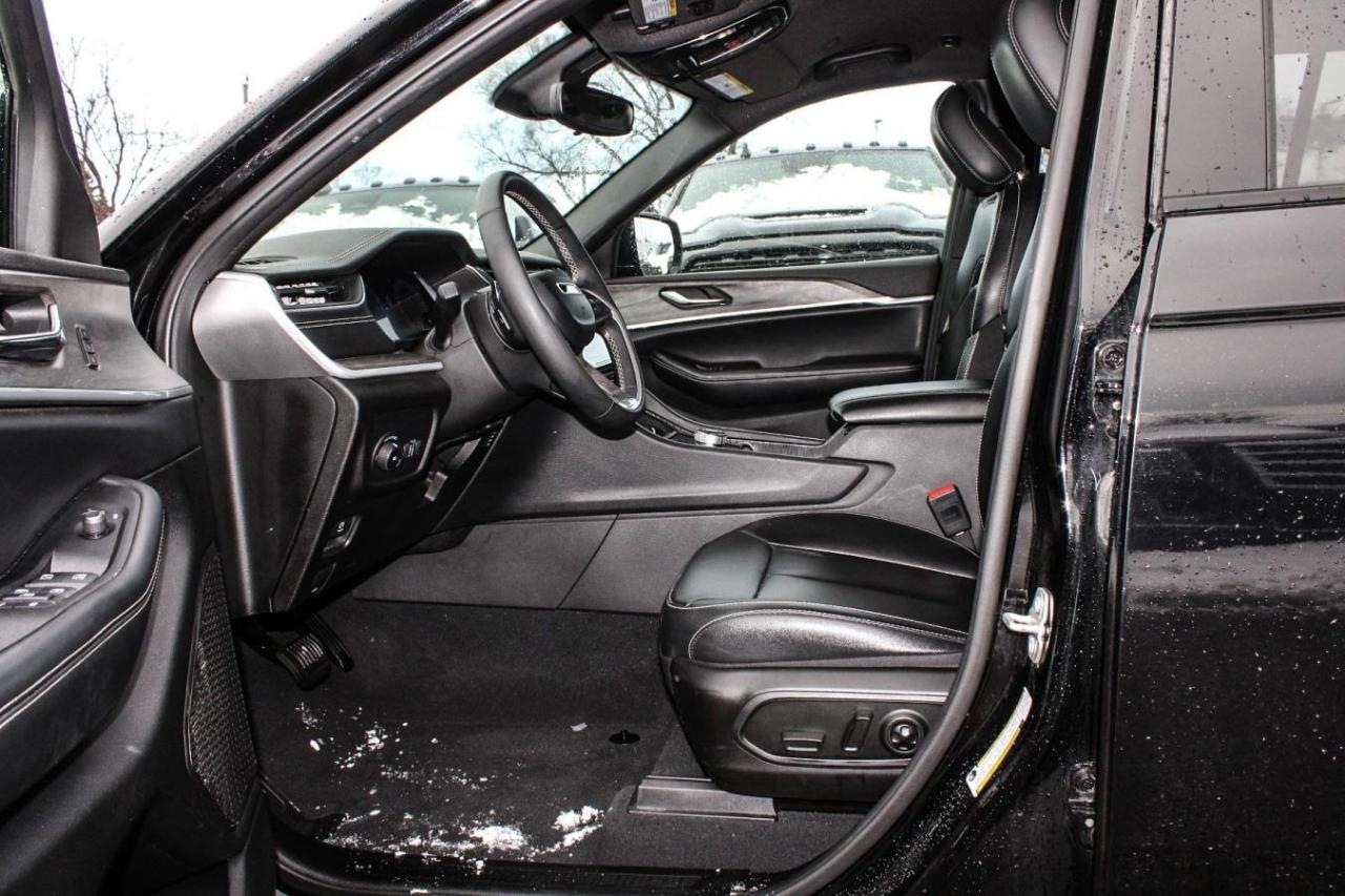 2024 Jeep Grand Cherokee LIMITED 4X4 Photo