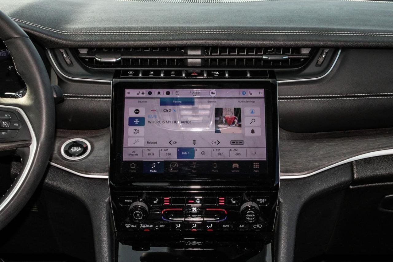 2024 Jeep Grand Cherokee LIMITED 4X4 Photo