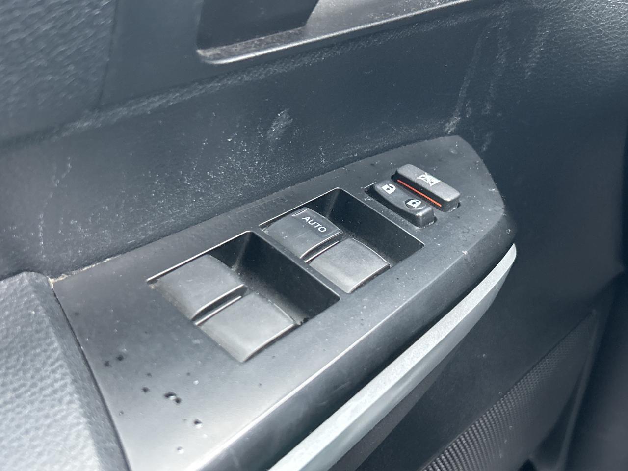 2017 Toyota Tundra SR5 TRD, SUNROOF, NAV, HEATED CLOTH, BACK UP CAM! Photo