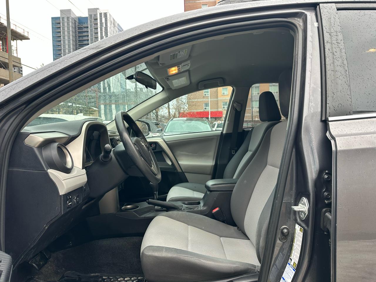 2013 Toyota RAV4 AWD LE Photo4