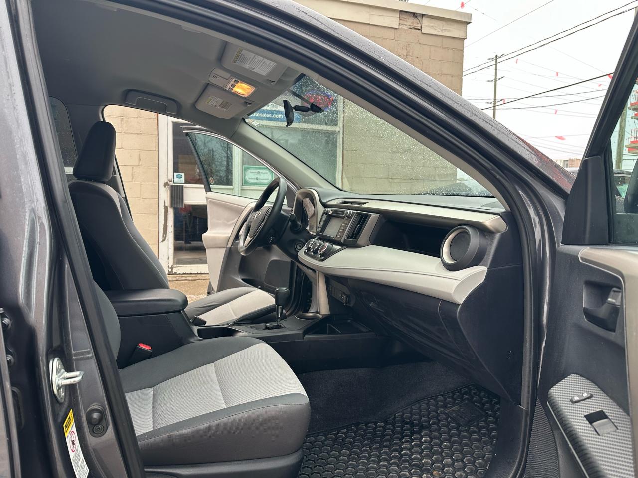 2013 Toyota RAV4 AWD LE Photo