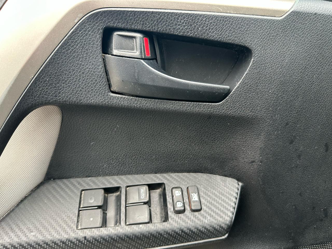 2013 Toyota RAV4 AWD LE Photo