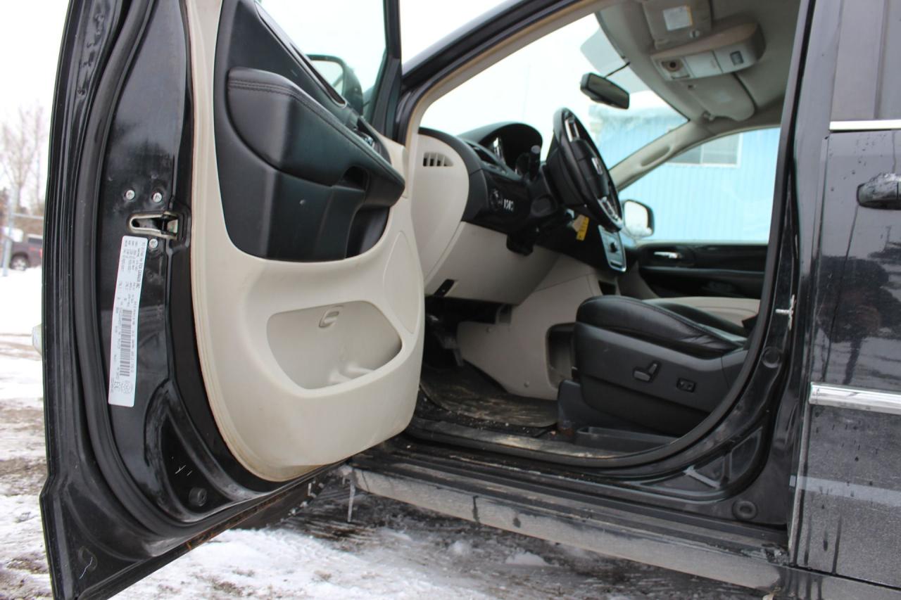 2017 Dodge Grand Caravan Crew Plus Photo