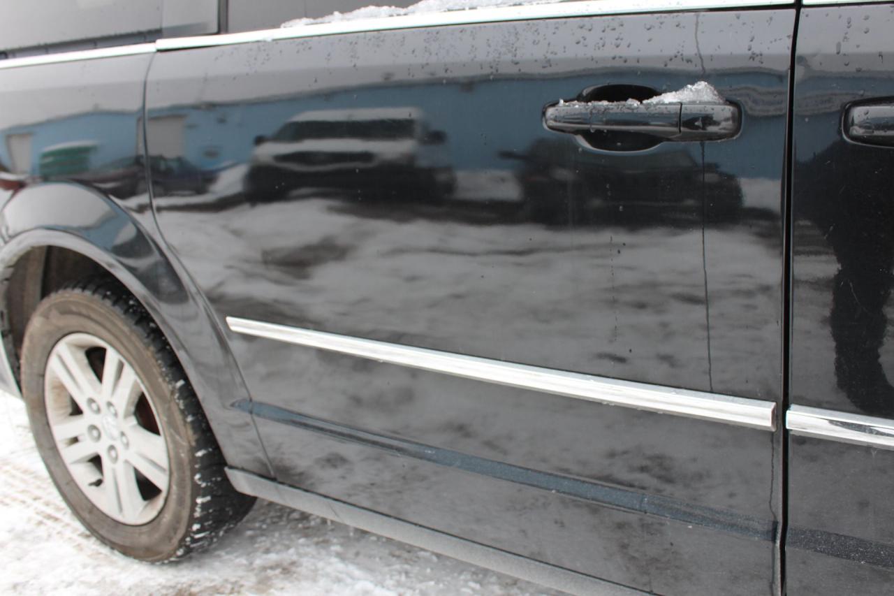 2017 Dodge Grand Caravan Crew Plus Photo