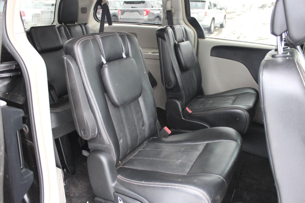 2017 Dodge Grand Caravan Crew Plus Photo