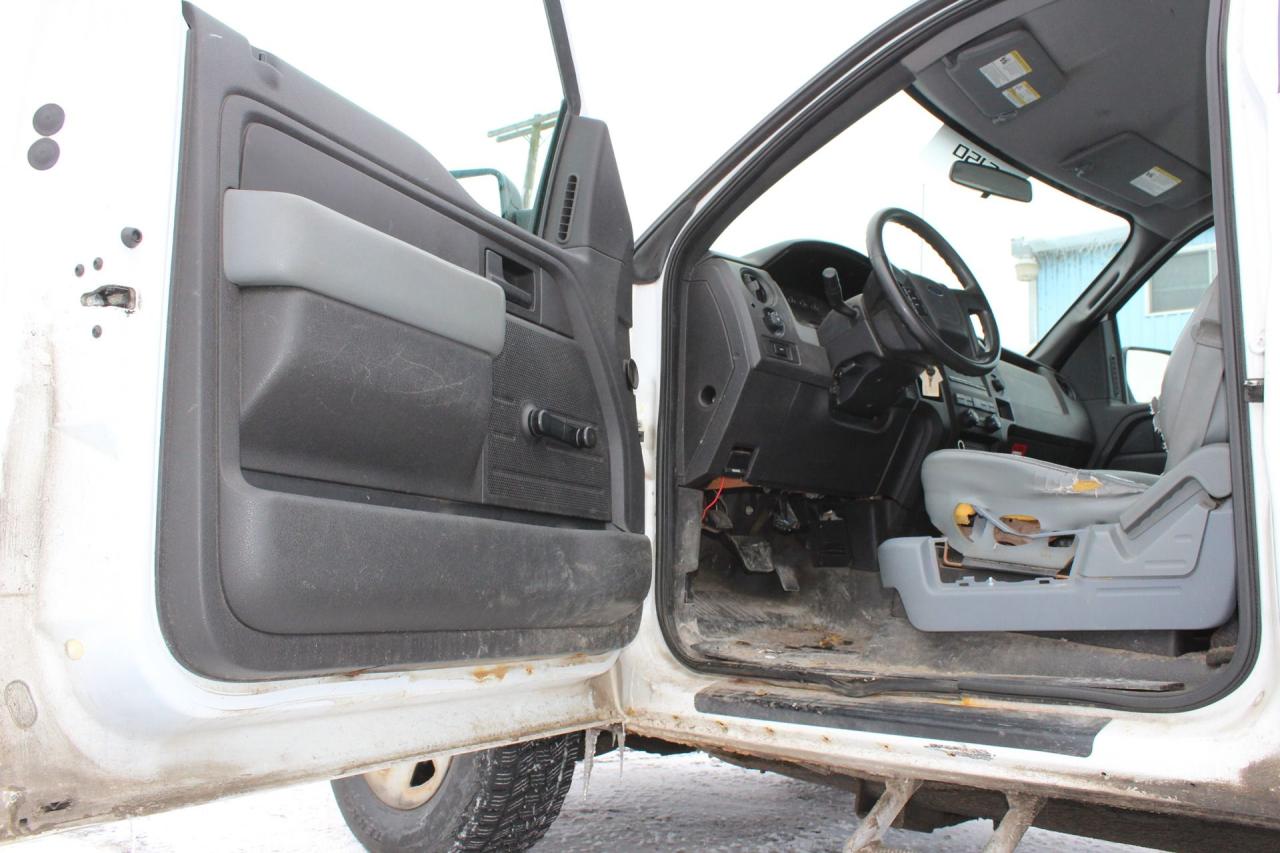 2011 Ford F-150 XL Photo