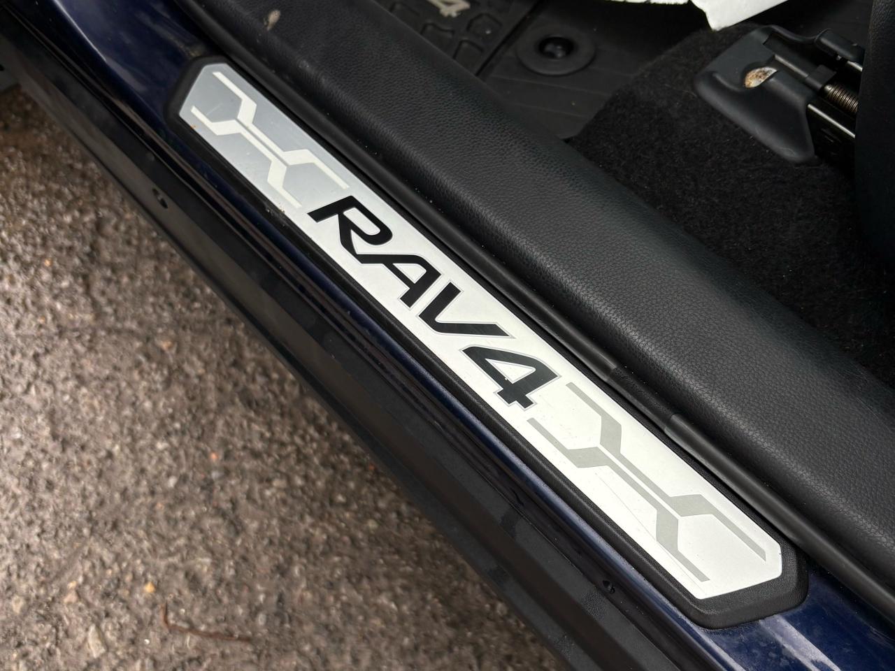 2019 Toyota RAV4 XLE Photo