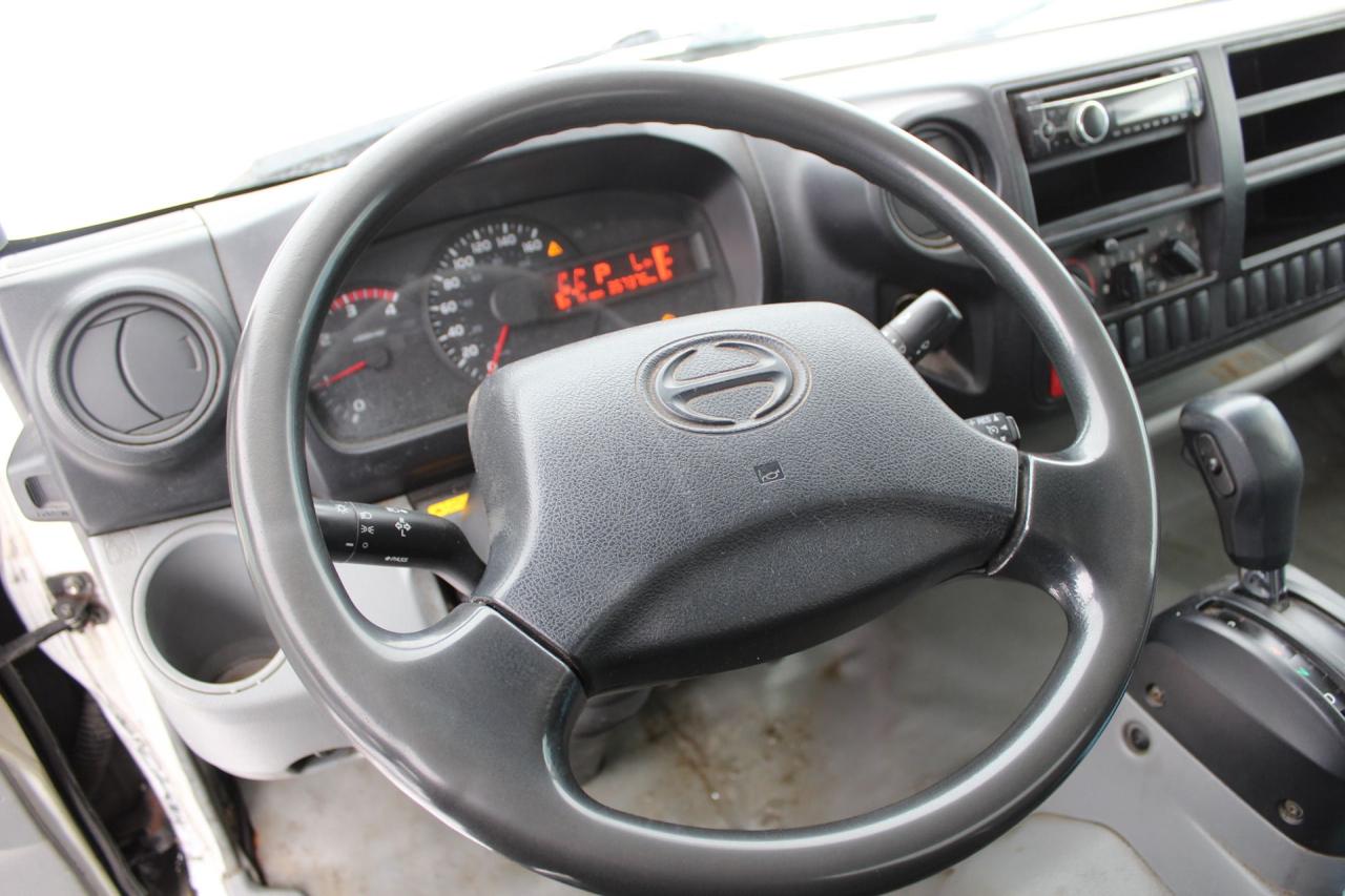 2013 Hino 195  Photo4