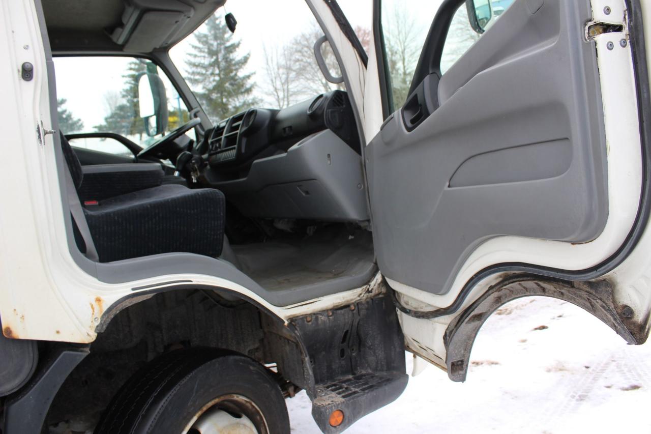 2013 Hino 195  Photo