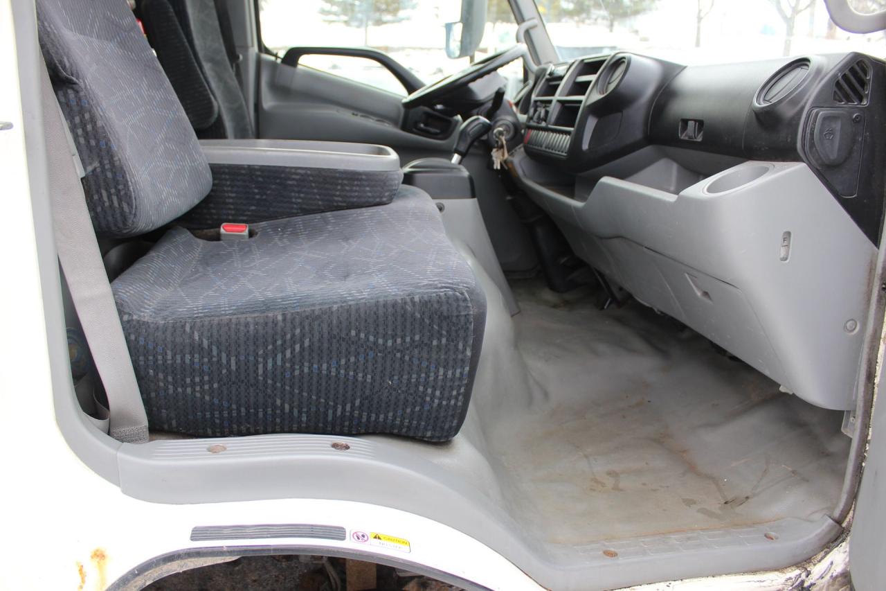 2013 Hino 195  Photo