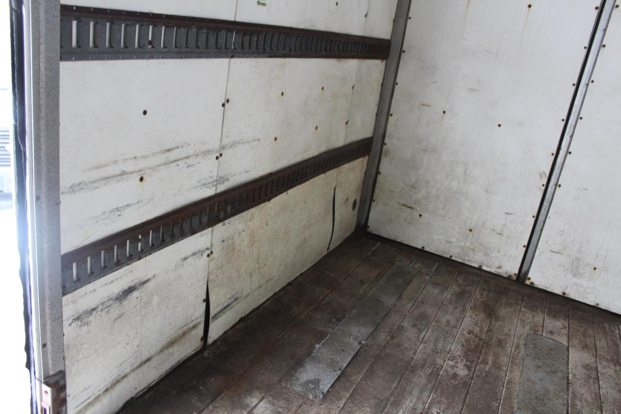 2013 Hino 195  Photo