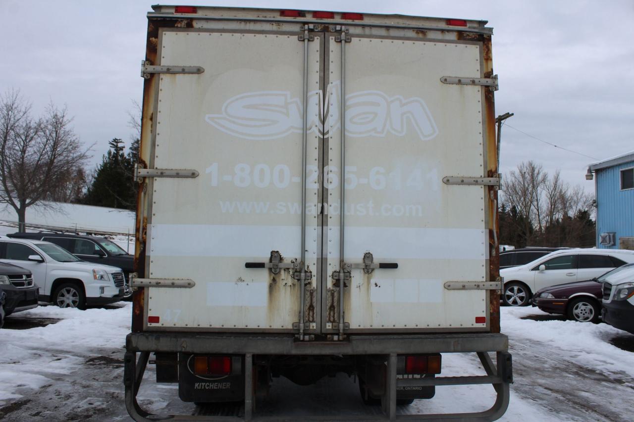 2013 Hino 195  Photo