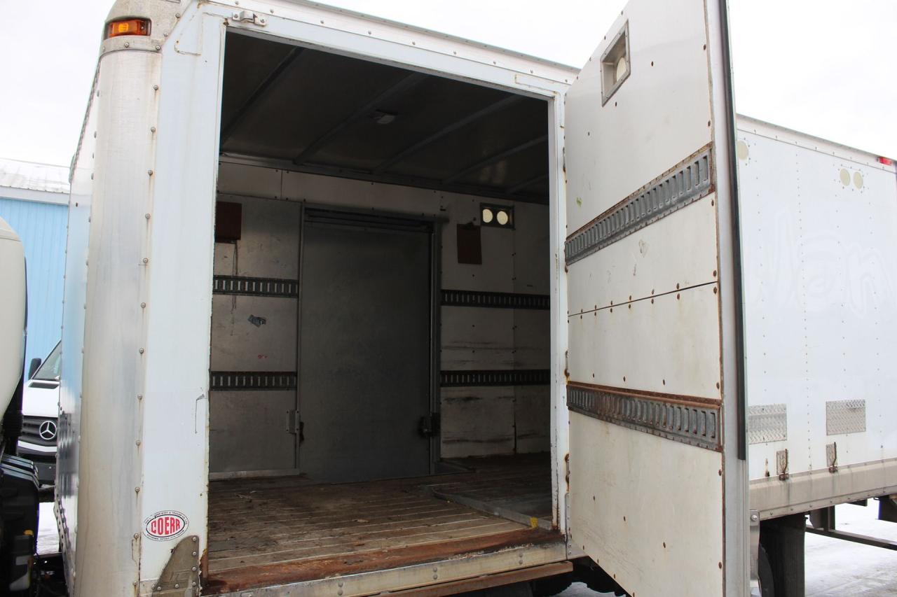 2013 Hino 195  Photo