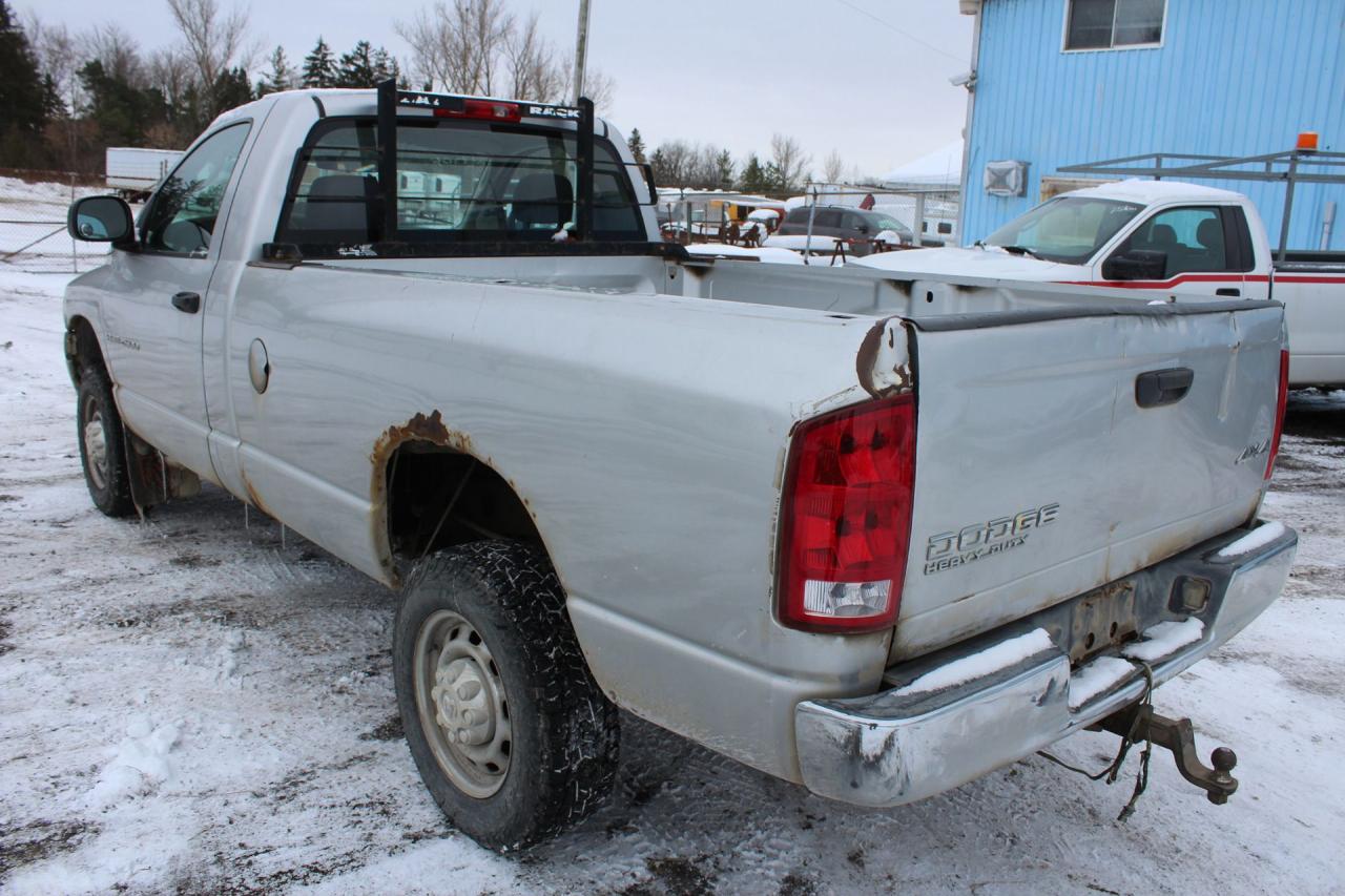 2004 Dodge Ram 2500 ST Photo2