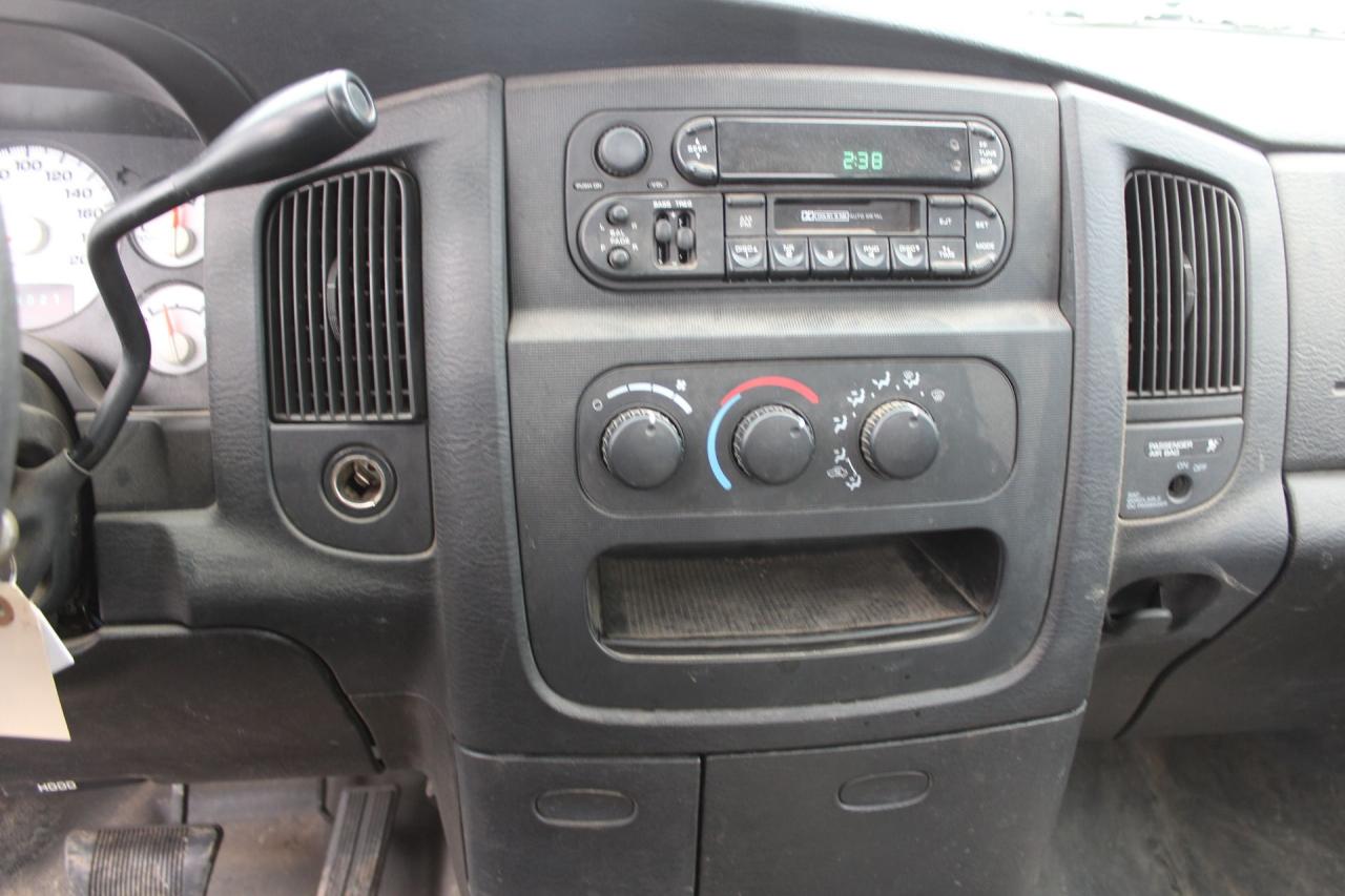 2004 Dodge Ram 2500 ST Photo