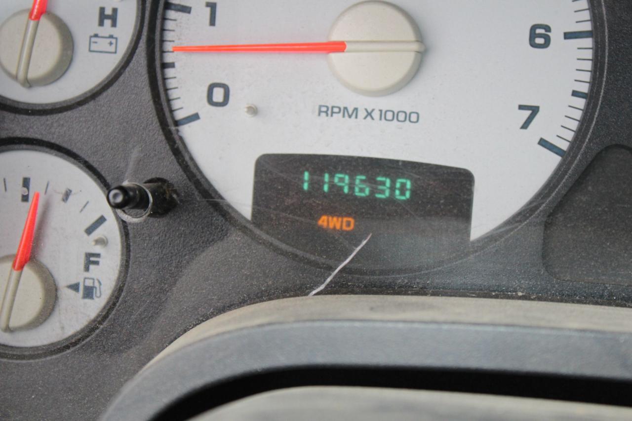 2004 Dodge Ram 2500 ST Photo