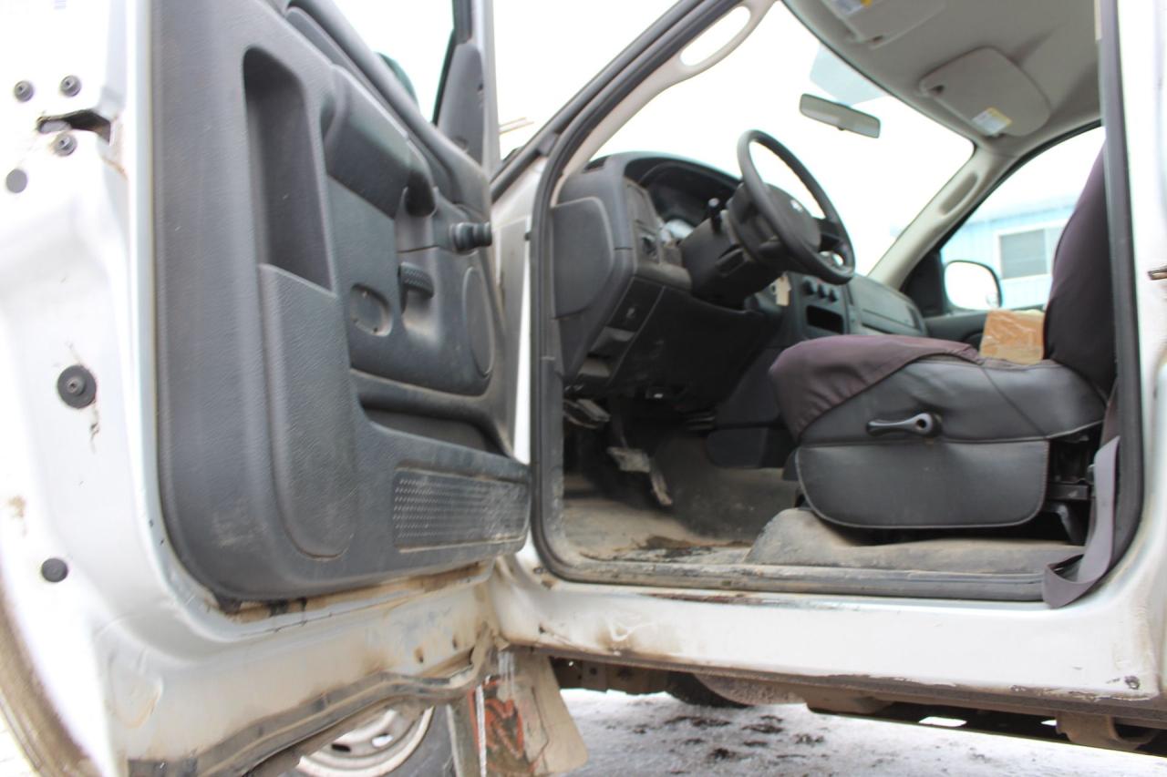 2004 Dodge Ram 2500 ST Photo