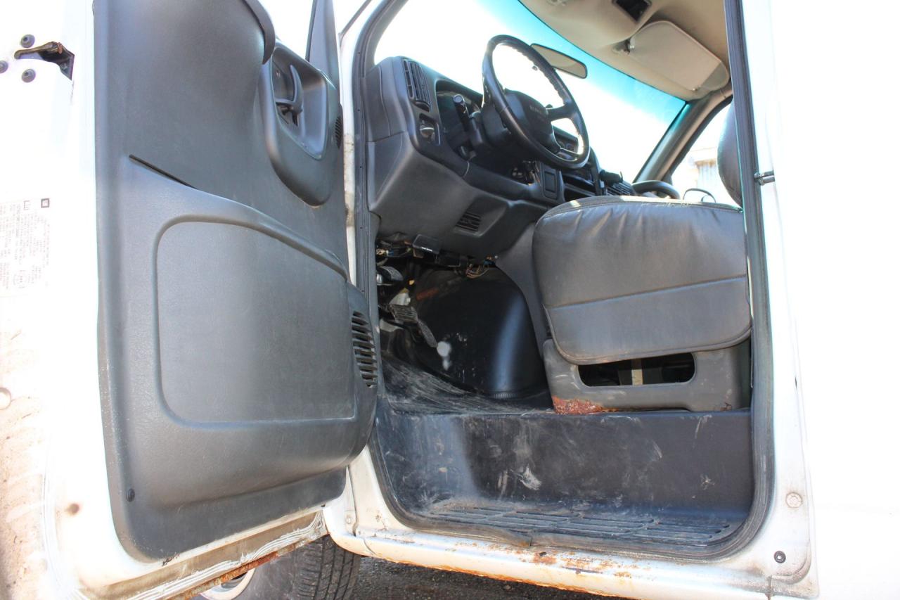 2002 GMC Savana Cargo Van  Photo