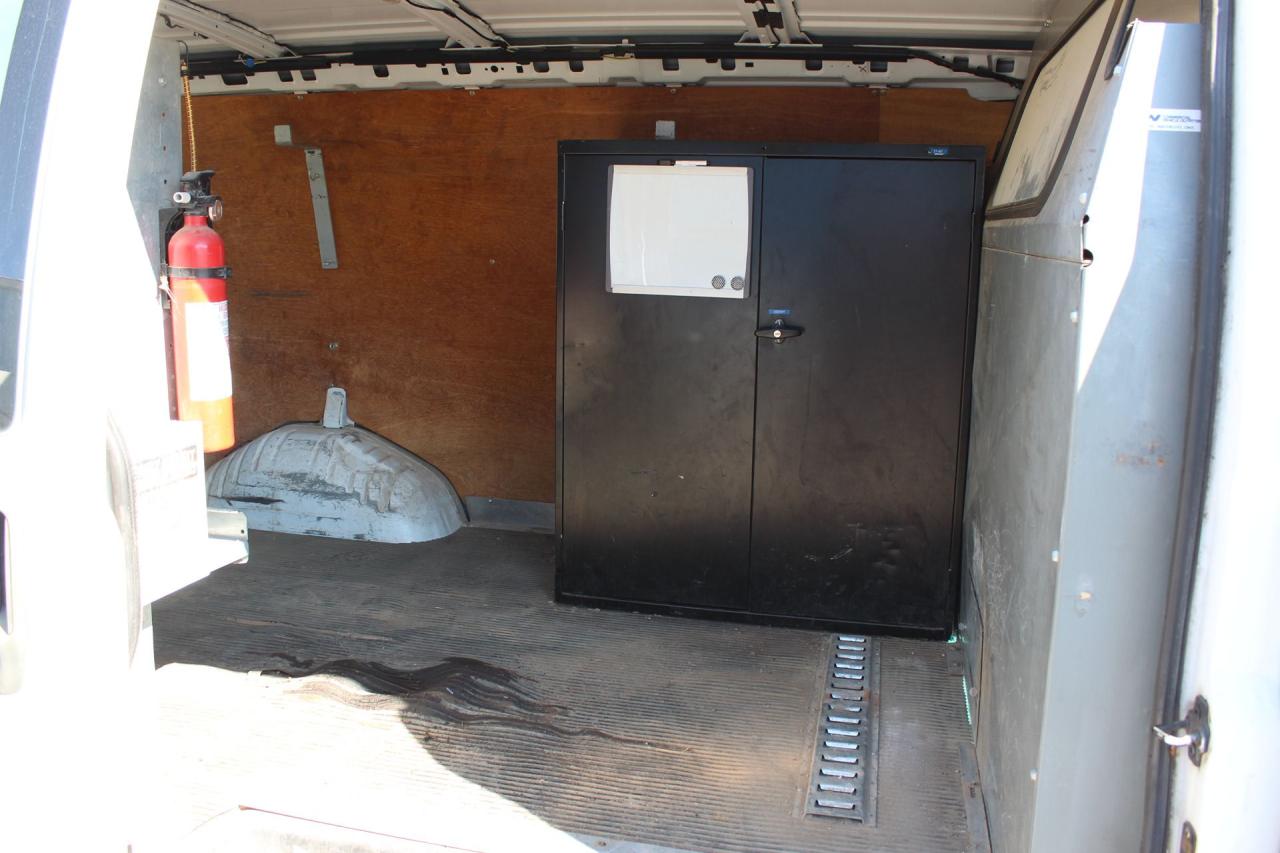 2002 GMC Savana Cargo Van  Photo