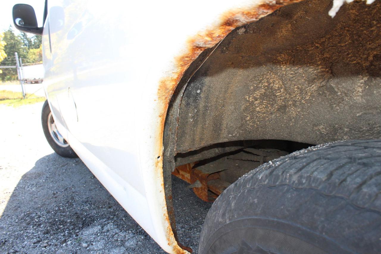 2002 GMC Savana Cargo Van  Photo