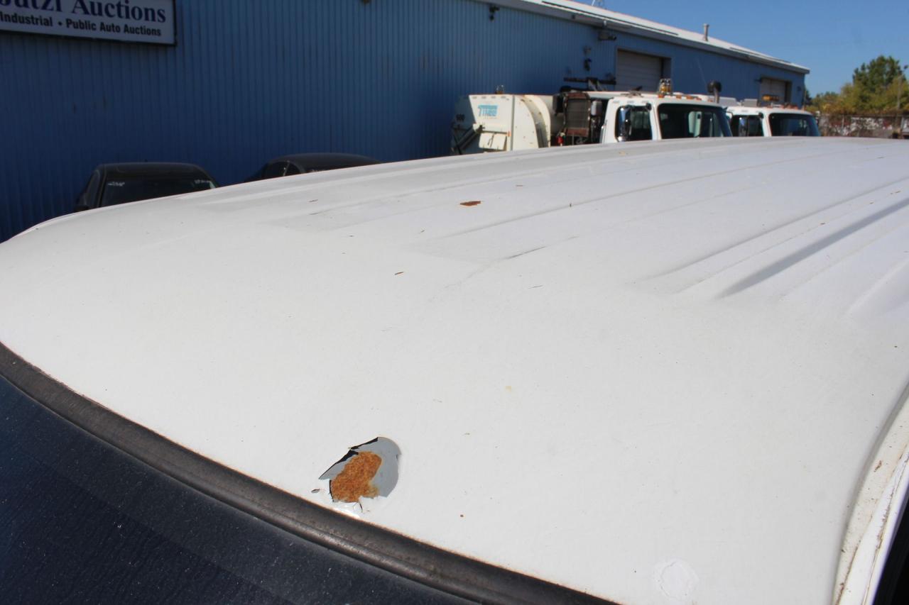 2002 GMC Savana Cargo Van  Photo