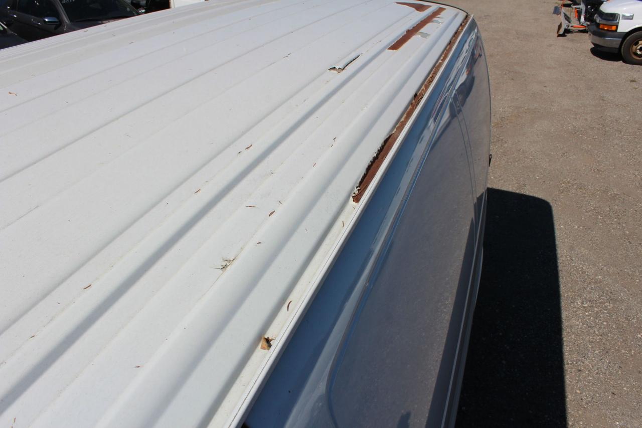 2002 GMC Savana Cargo Van  Photo