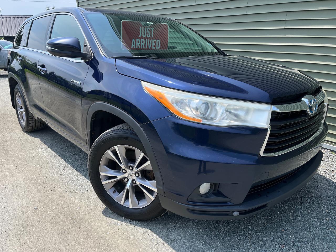 2014 Toyota Highlander Hybrid LE - Photo #1