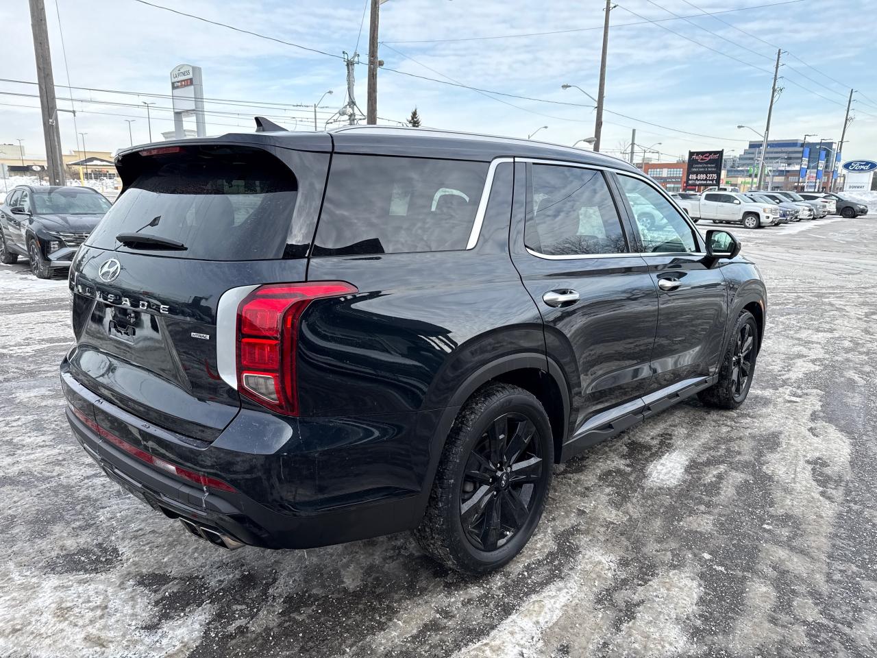 2023 Hyundai PALISADE Urban 8 Passenger Photo