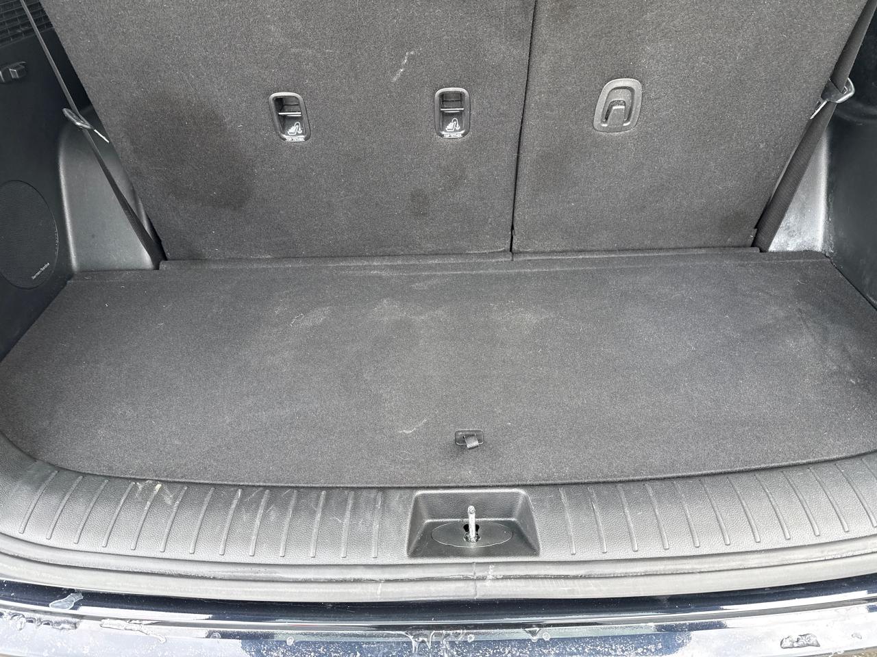 2023 Hyundai PALISADE Urban 8 Passenger Photo