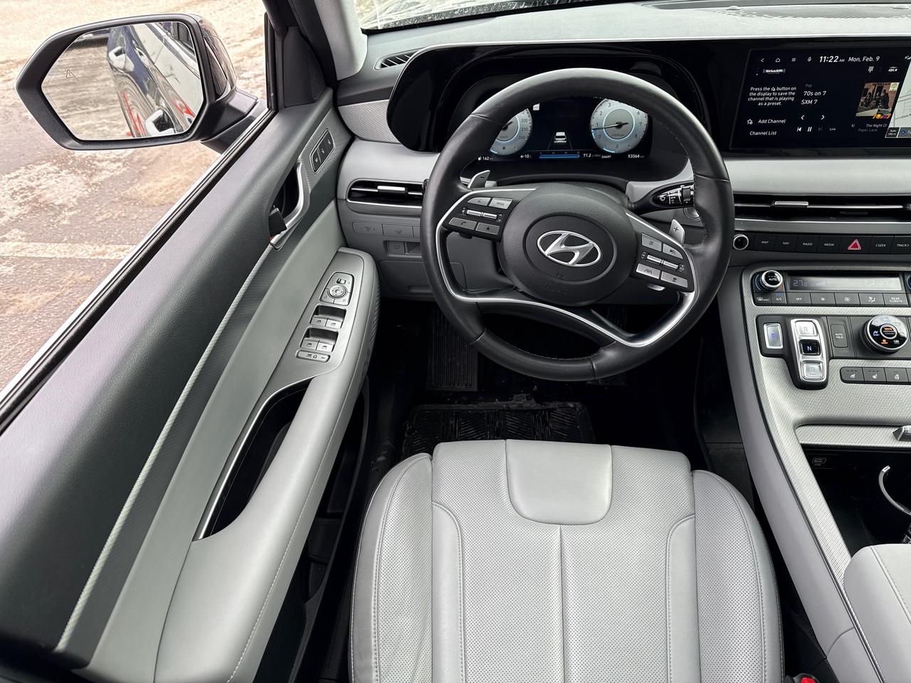 2023 Hyundai PALISADE Urban 8 Passenger Photo