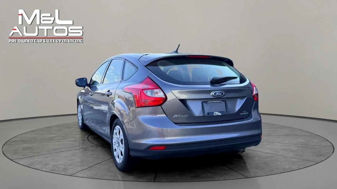 2014 Ford Focus 5DR HB SE Photo2