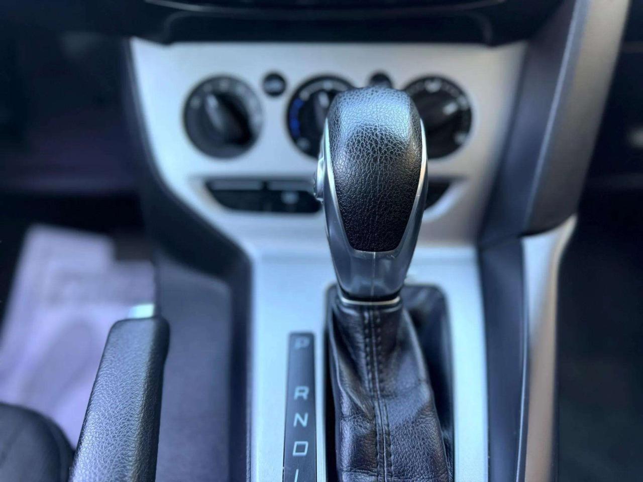 2014 Ford Focus 5DR HB SE Photo