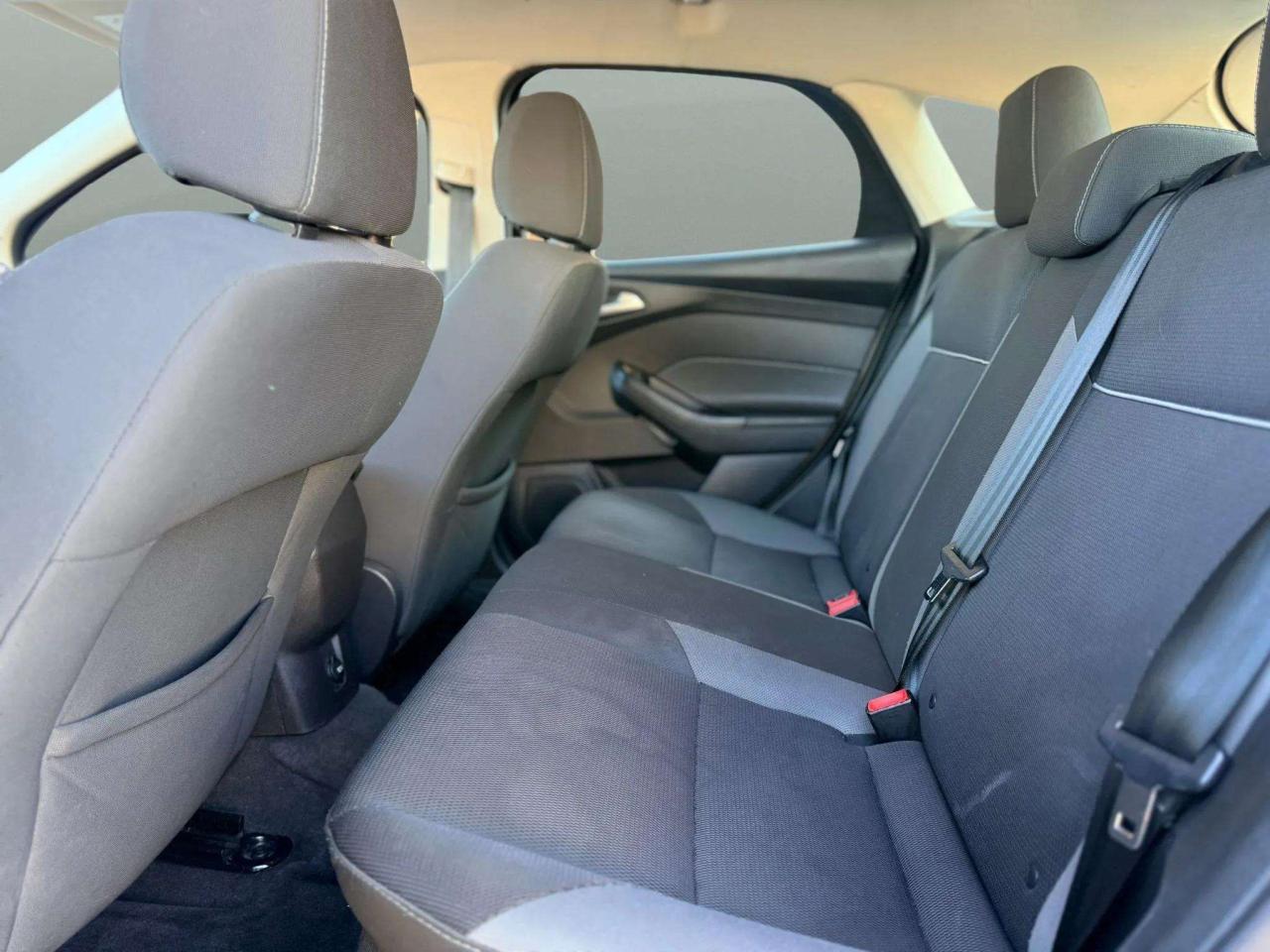 2014 Ford Focus 5DR HB SE Photo