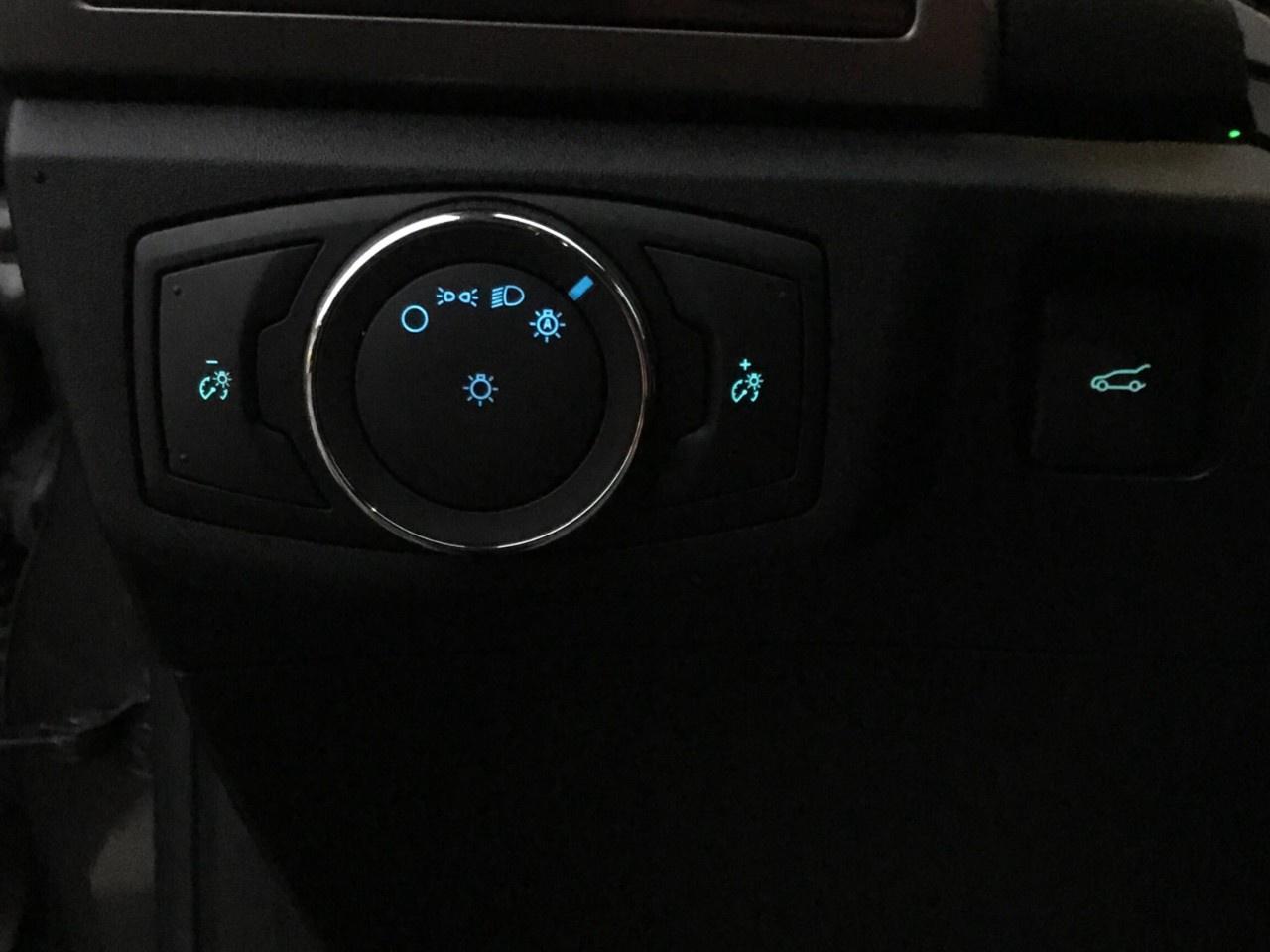 2018 Ford Fusion Energi SE FWD Photo