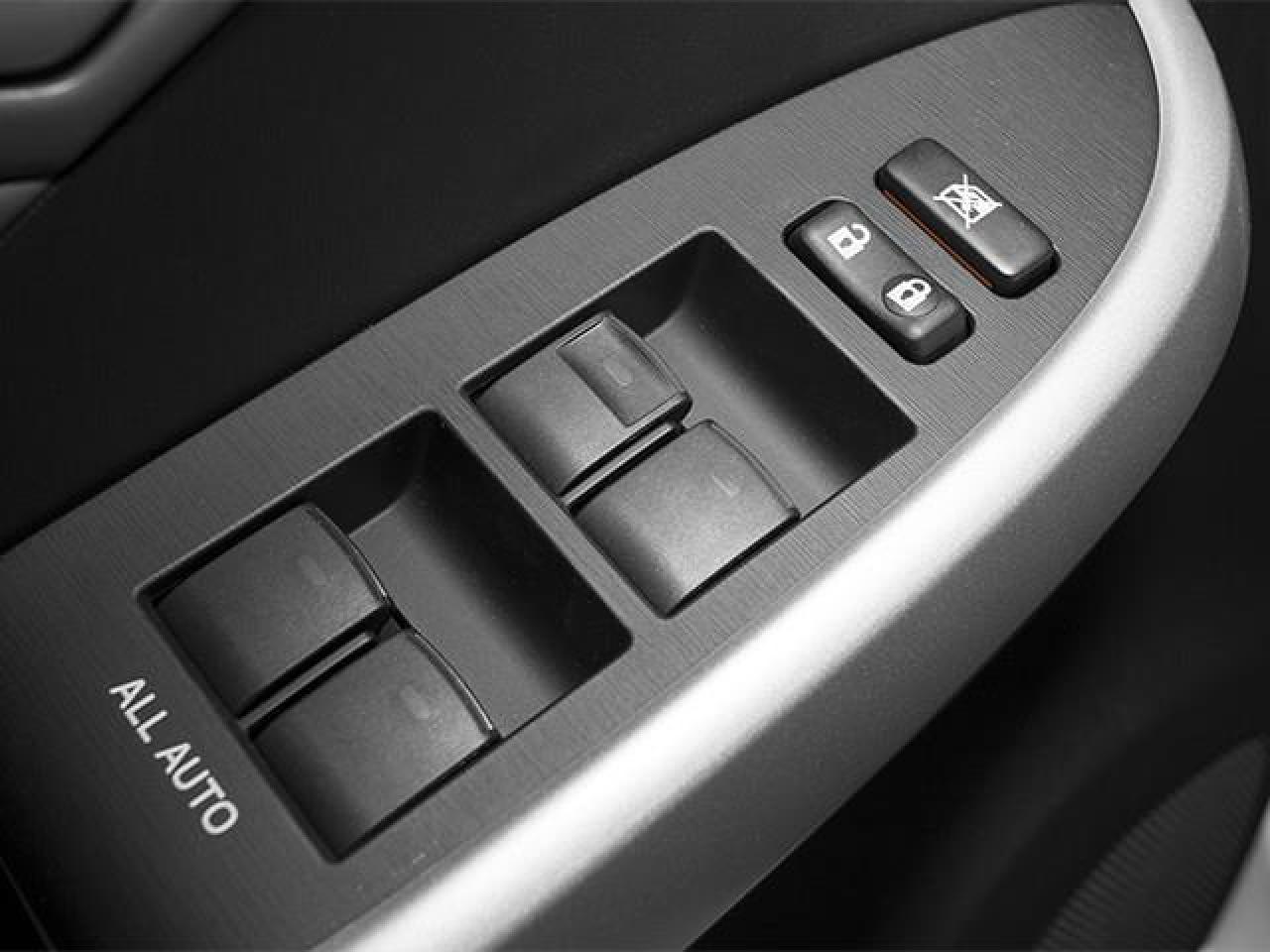 2013 Toyota Prius  Photo