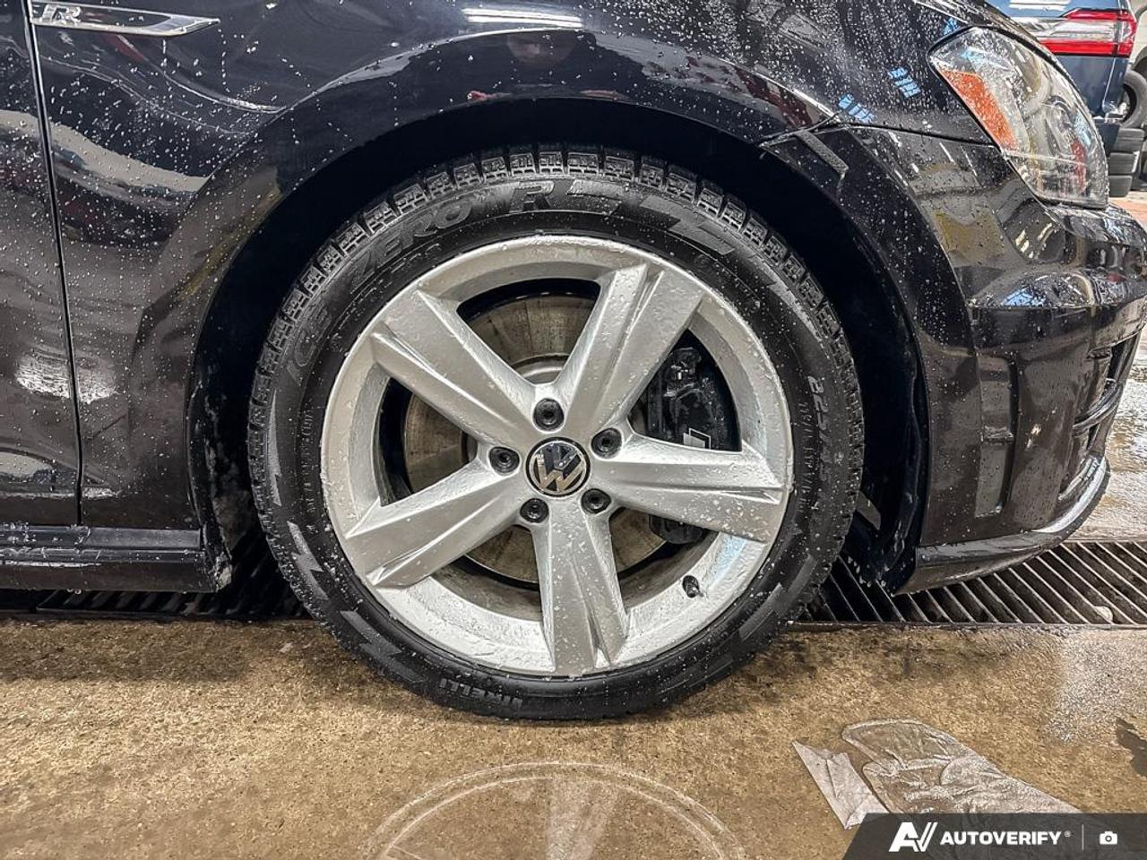 2017 Volkswagen Golf R 2.0 TSI 4Motion Photo