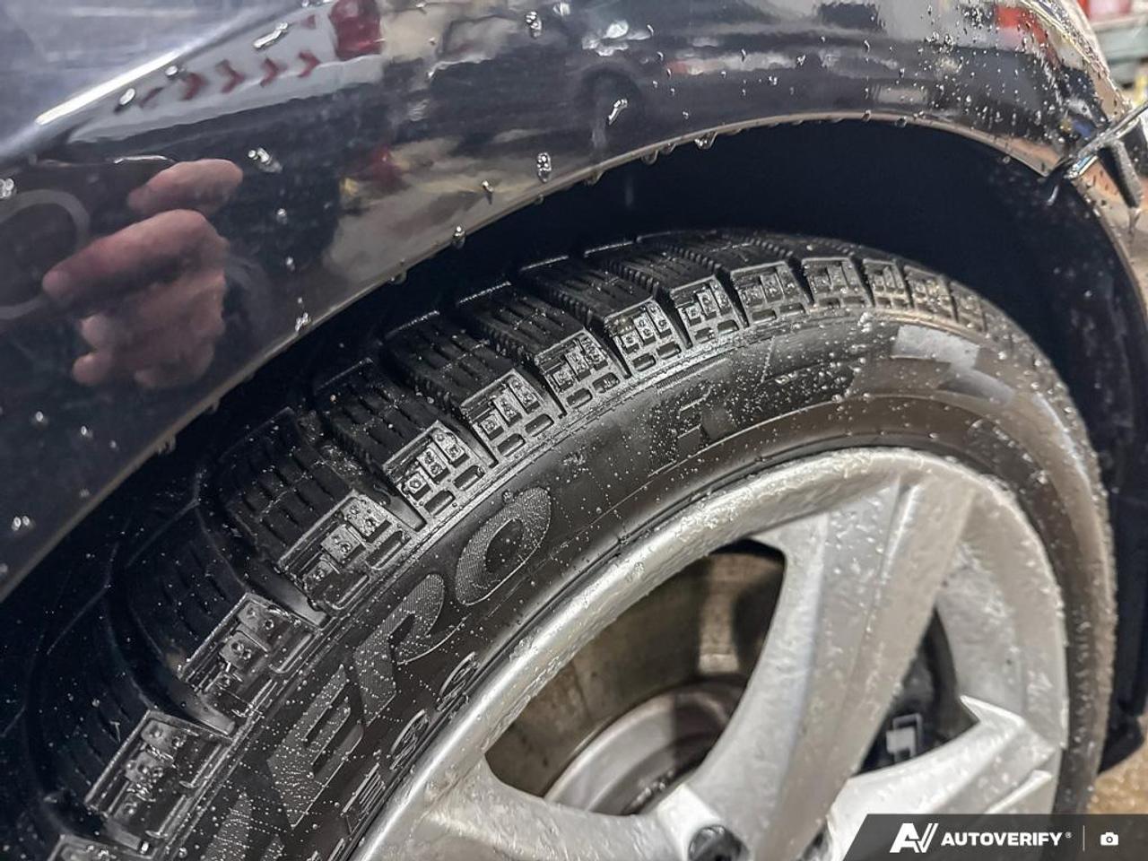 2017 Volkswagen Golf R 2.0 TSI 4Motion Photo