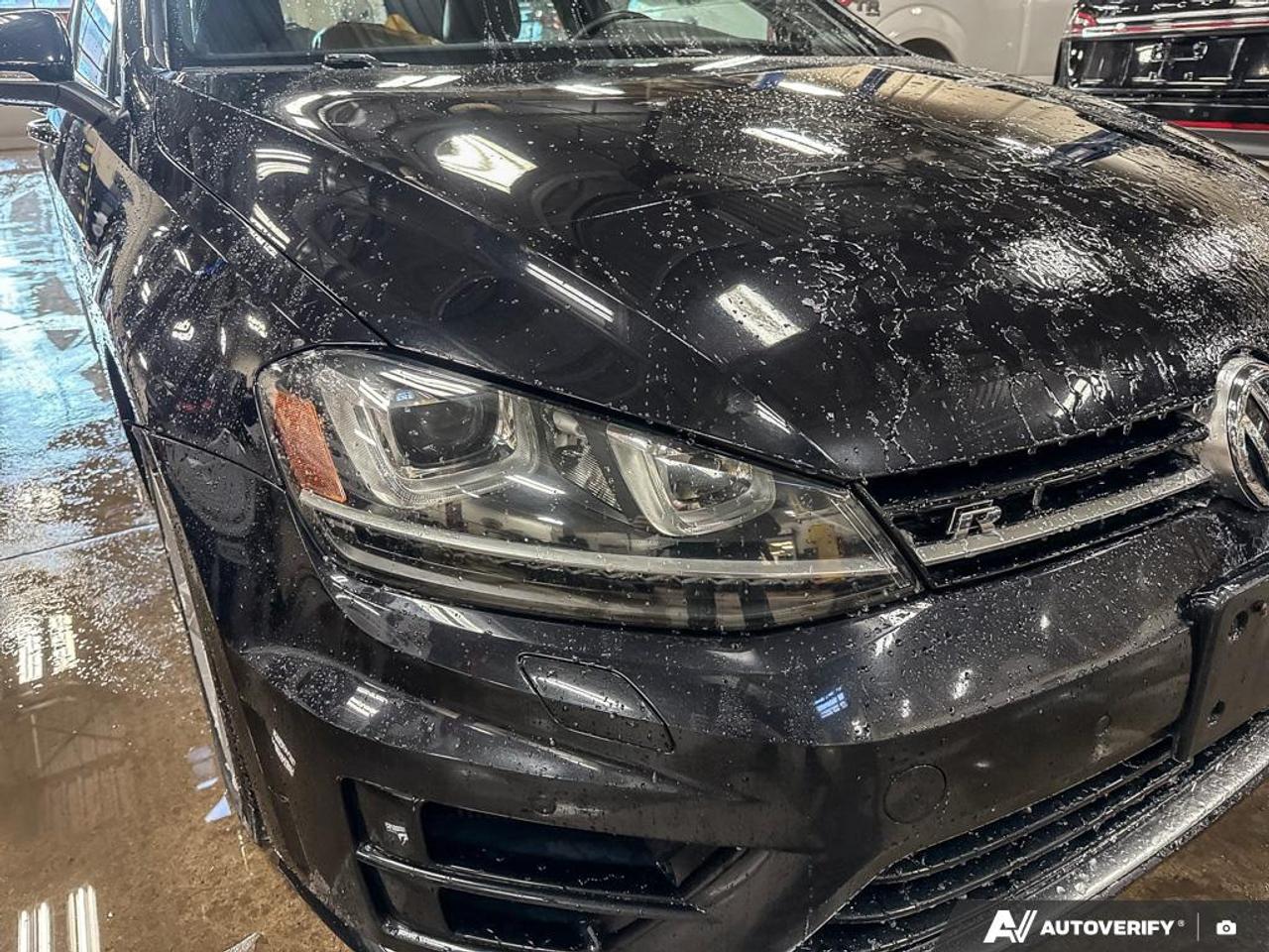 2017 Volkswagen Golf R 2.0 TSI 4Motion Photo