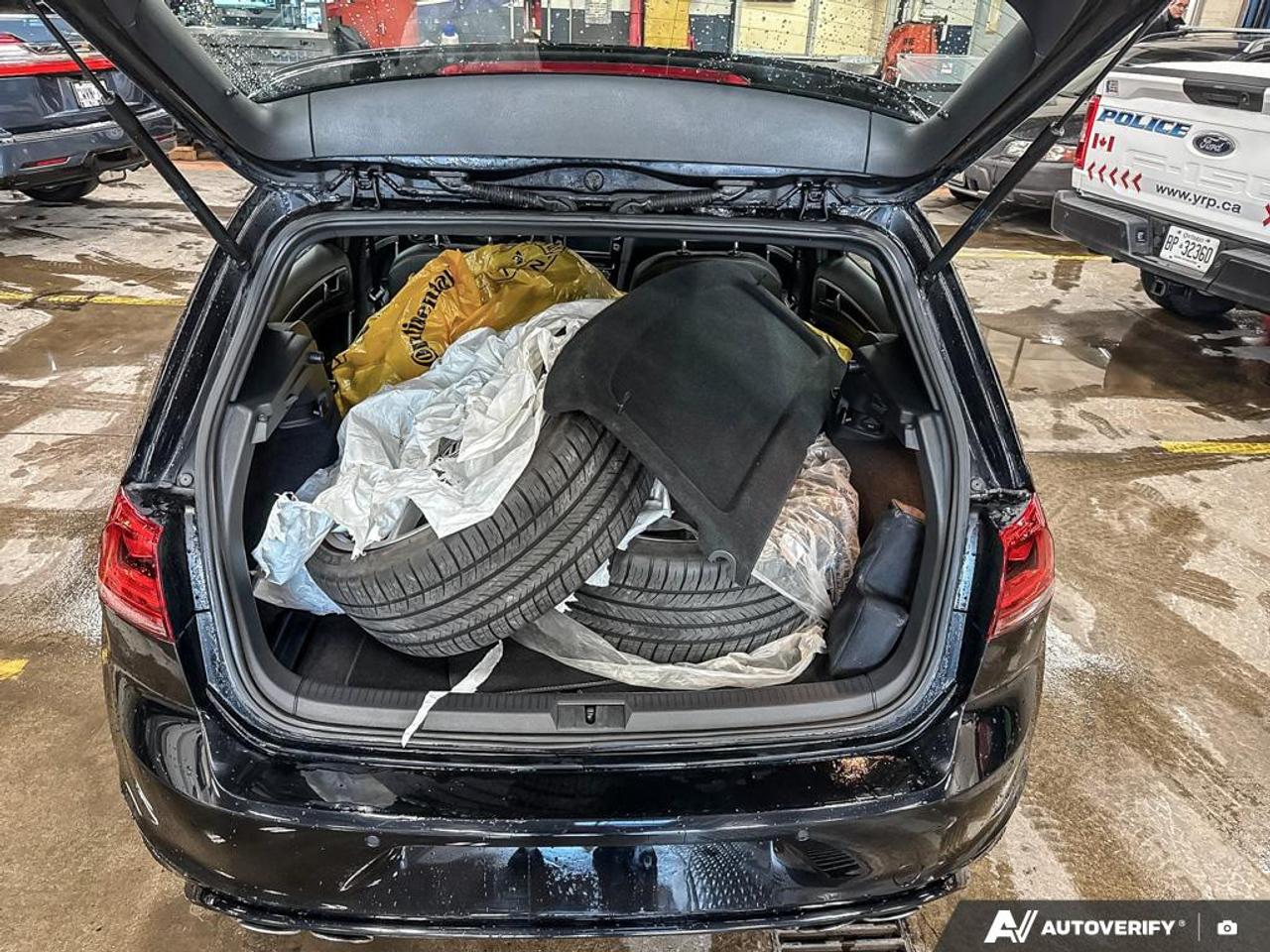 2017 Volkswagen Golf R 2.0 TSI 4Motion Photo