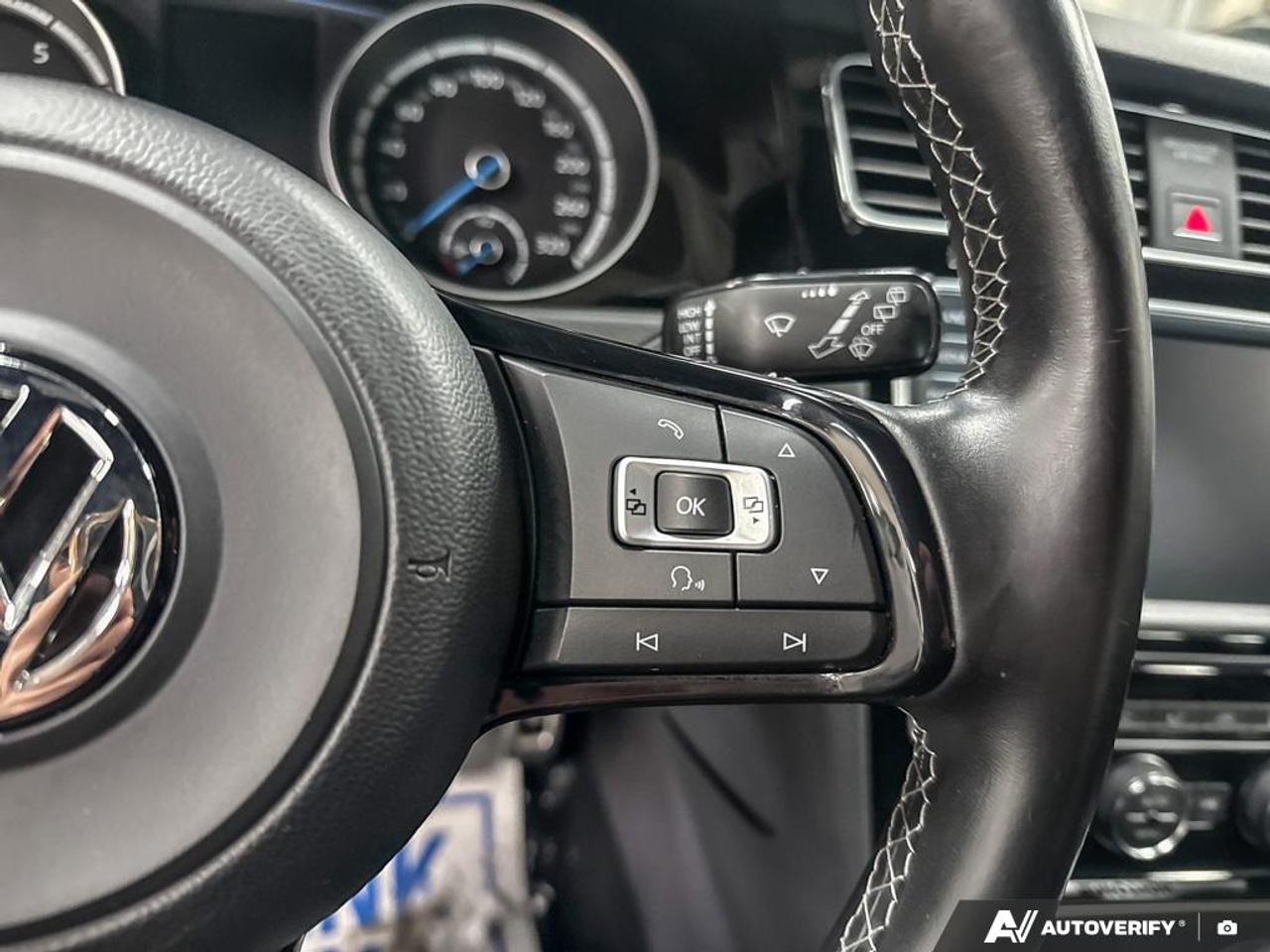 2017 Volkswagen Golf R 2.0 TSI 4Motion Photo