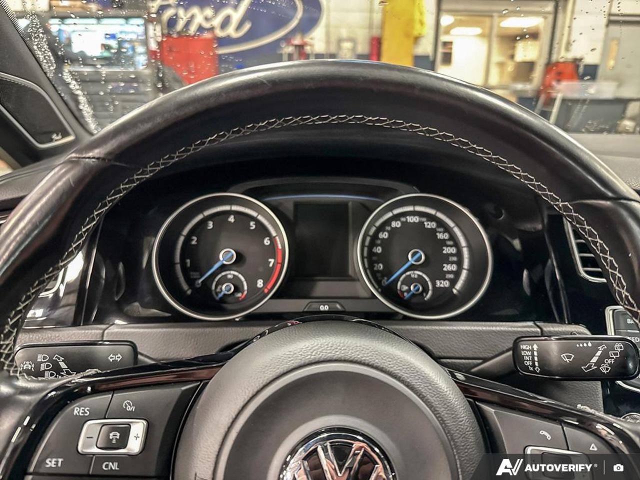 2017 Volkswagen Golf R 2.0 TSI 4Motion Photo