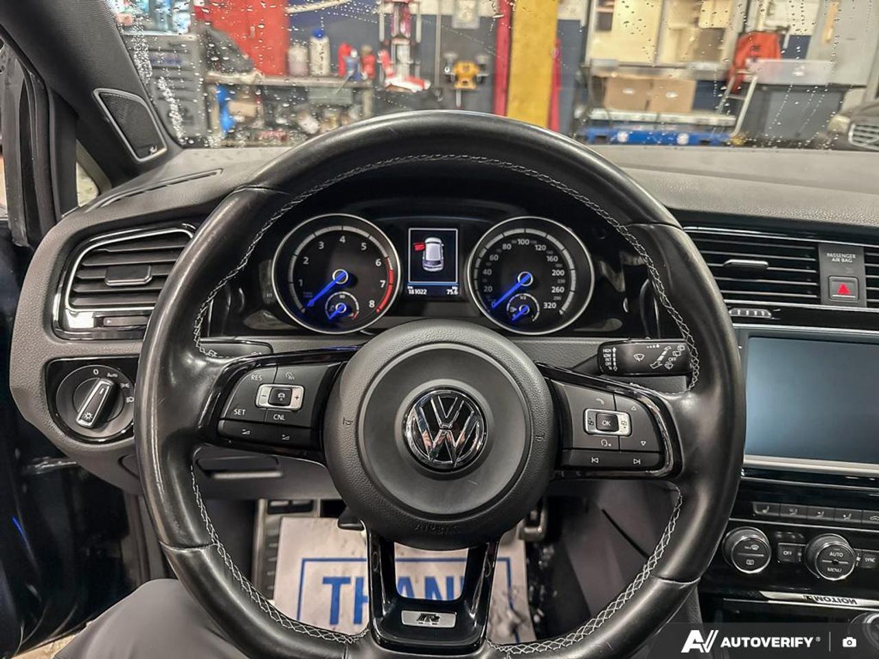 2017 Volkswagen Golf R 2.0 TSI 4Motion Photo