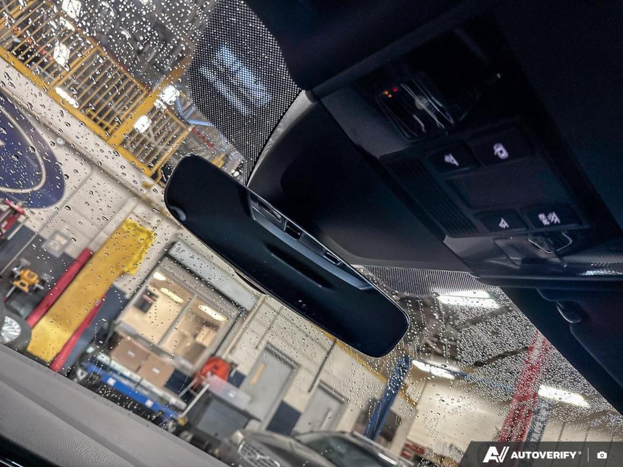 2017 Volkswagen Golf R 2.0 TSI 4Motion Photo