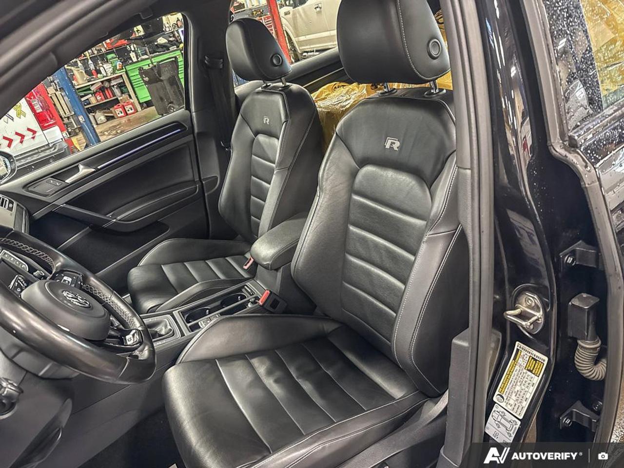 2017 Volkswagen Golf R 2.0 TSI 4Motion Photo