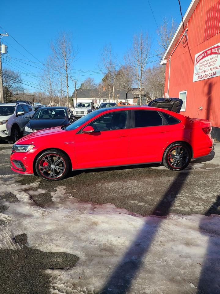 2019 Volkswagen Jetta GLI - Photo #2